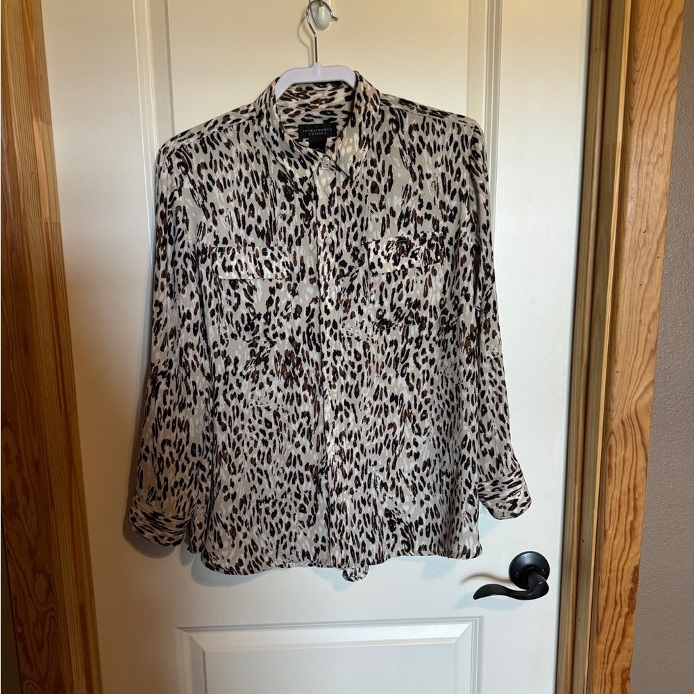 Investment Petites Womens Size PXL Leopard Print Button-Up Blouse‎